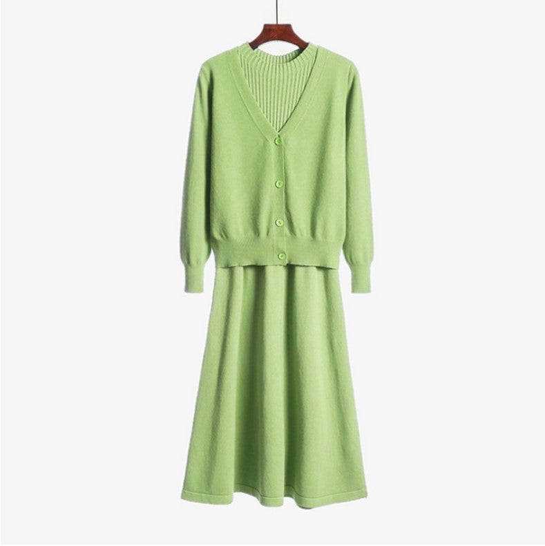 Ensemble en tricot pour femmes avec décolleté en V et fine structure en rib Chic & Stil