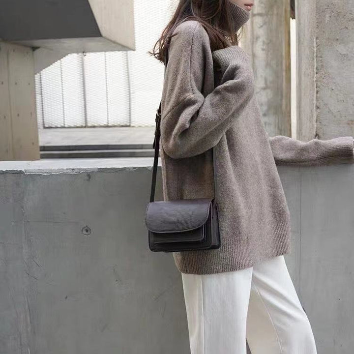 Pull femme en maille épaisse avec col montant et coupe oversize Chic & Stil