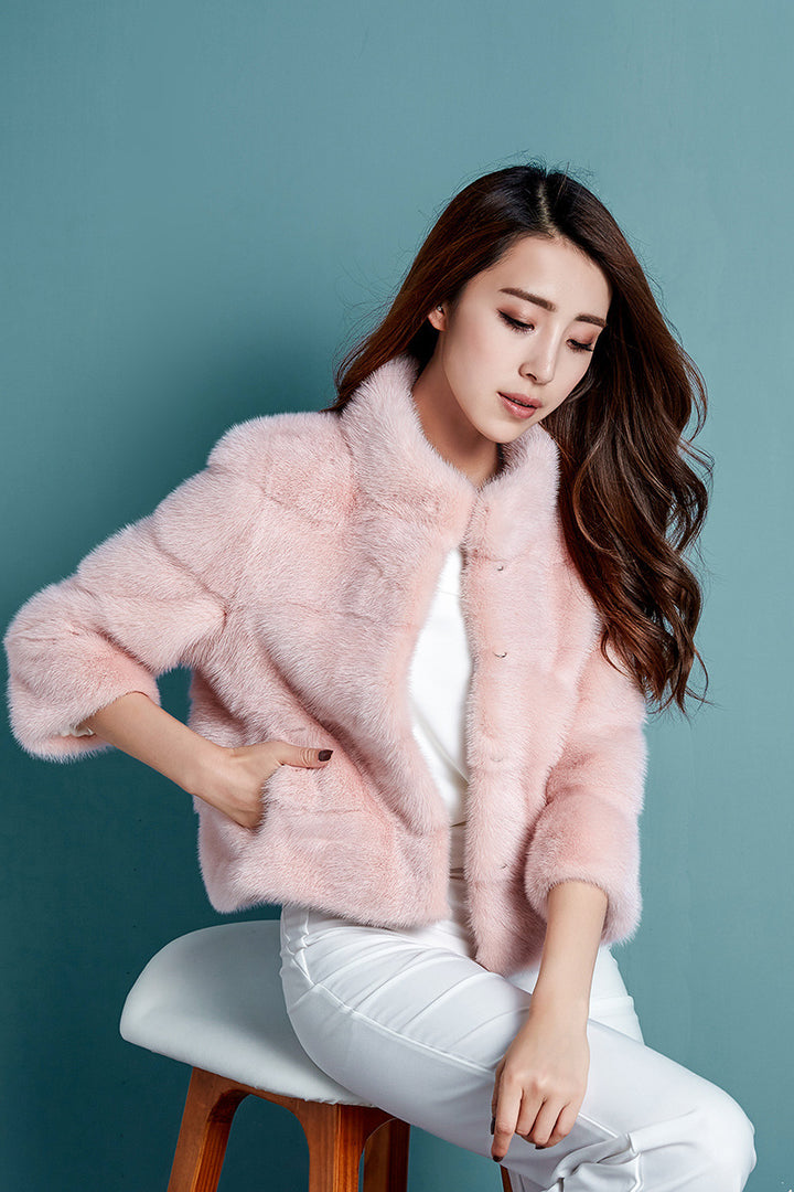 Women's faux fur jacket with a modern cut and high collar Lune London