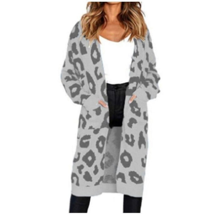 Long knitted jacket for ladies with a trendy leopard pattern Lune London