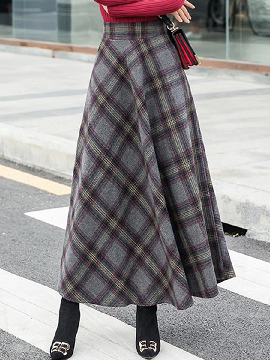 Ladies Elegant Checkered Skirt Made Of High-Quality Wool Blend with High Waist Chic Und Stil
