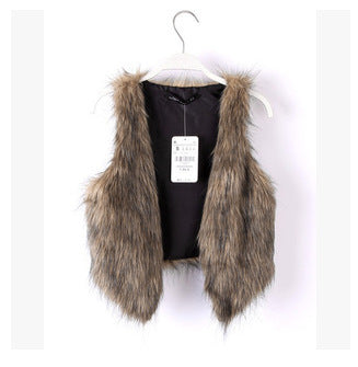 Women's Trendy Faux Fur Vest In Modern Cut Lune London