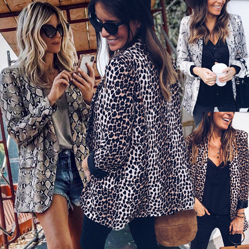 Women's blazer with stylish snake pattern and elegant cut