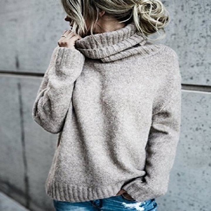 Casual sweater for women with high collar and textured surface Lune London