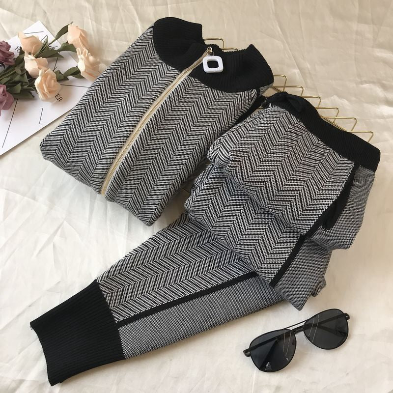 Lune London geometric pattern knit lounge set for women with elegant zipper