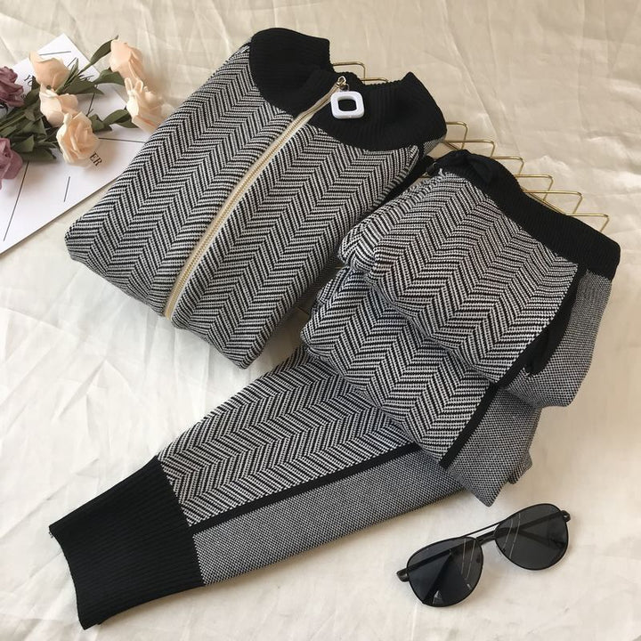 Lune London geometric pattern knit lounge set for women with elegant zipper