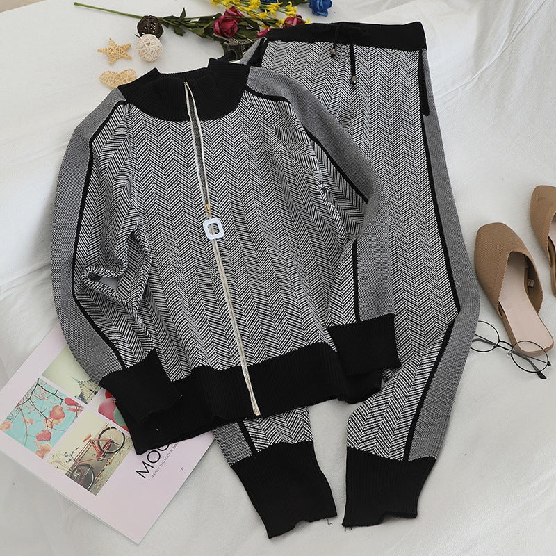 Lune London geometric pattern knit lounge set for women with elegant zipper