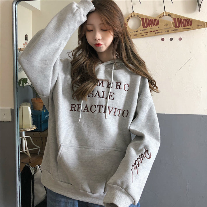 Women's hoodies with large logo and practical kangaroo pocket design Lune London