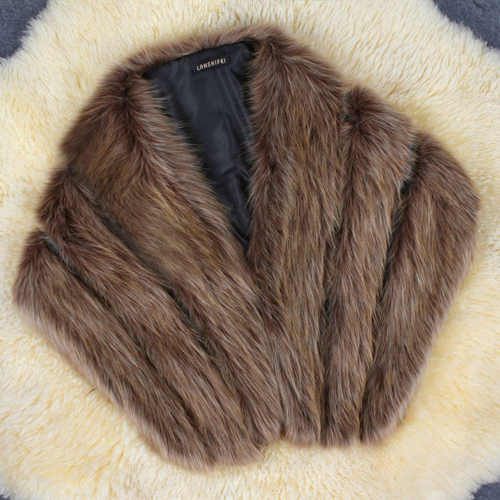 Ladies Elegant Cape in Faux Fur Lune London