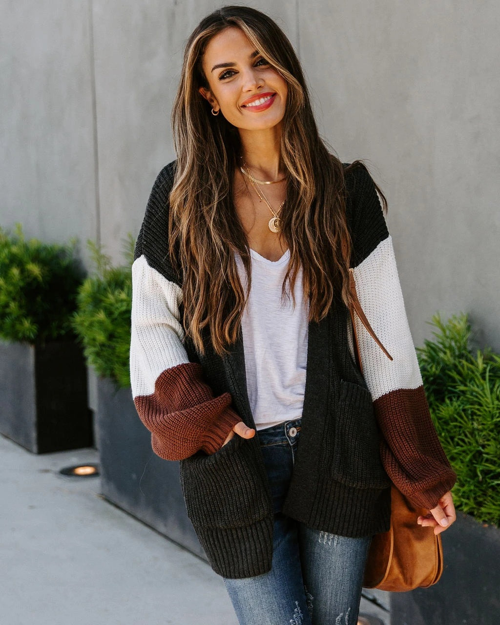 Manteau cardigan décontracté pour femmes avec une coupe décontractée et des poches Chic & Stil