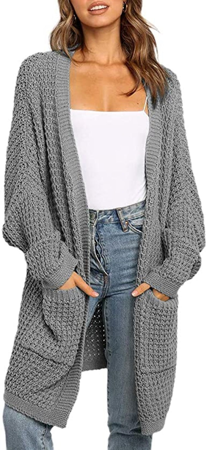 Knitted cardigan for women with a relaxed fit and pockets Lune London