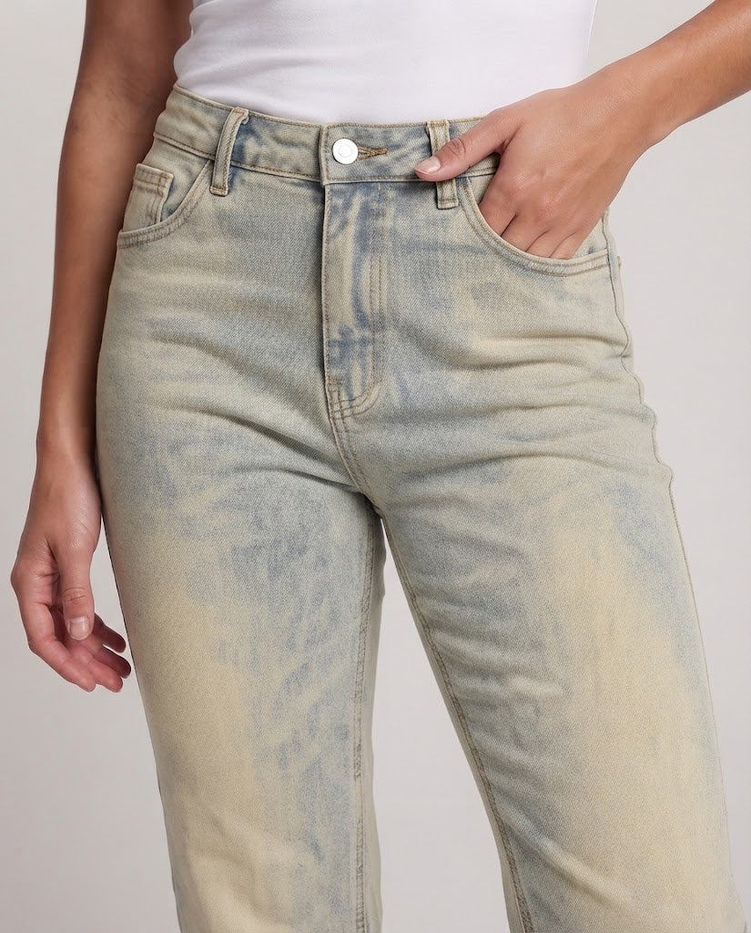 Women's loosely cut flared jeans with long hem and gentle stonewash look Amarae