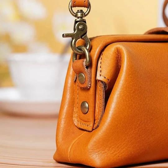 Lune London | Handmade retro bag in genuine leather
