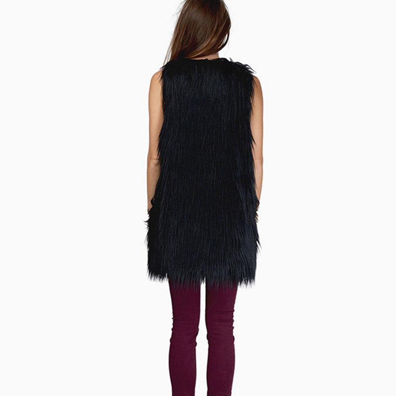 Ladies Elegant Faux Fur Vest with Side Pockets and Chic Relaxed Fit