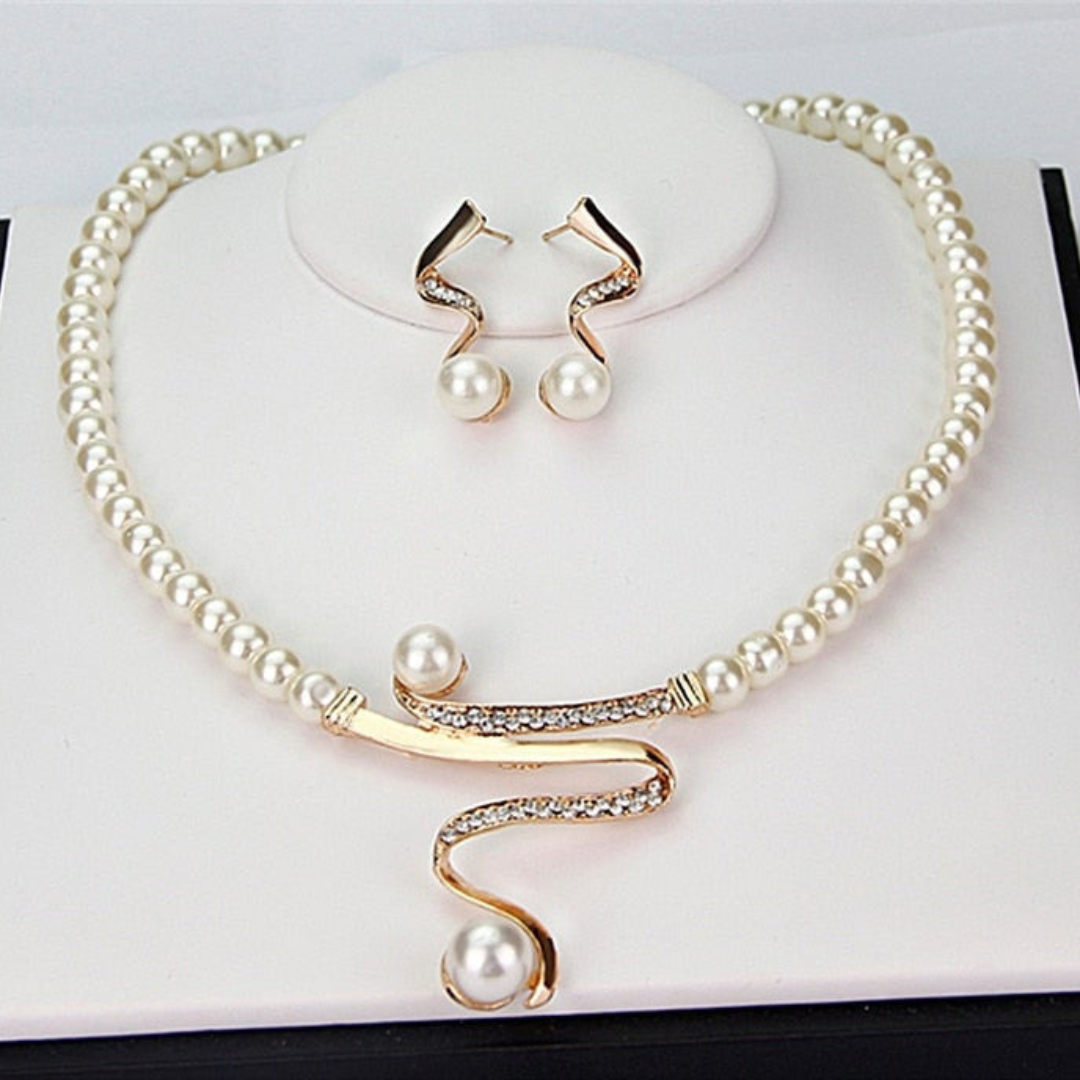 Amarae | Natürliche Perlenkette + Ohrring Satz Gold