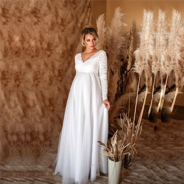 Lune London | Elegant Lace Maxi Dress for Pregnant Women