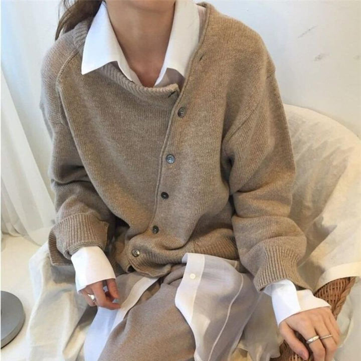 Lune London | Knit Sweater - Oversized Fit - Button Closure - Soft and Comfortable