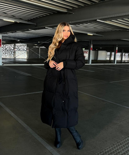 Chic Und Stil | Long Winter Coat with Belt