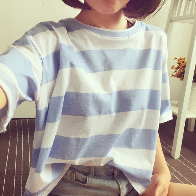 Women's striped oversized T-shirt made of lightweight cotton blend Lune London