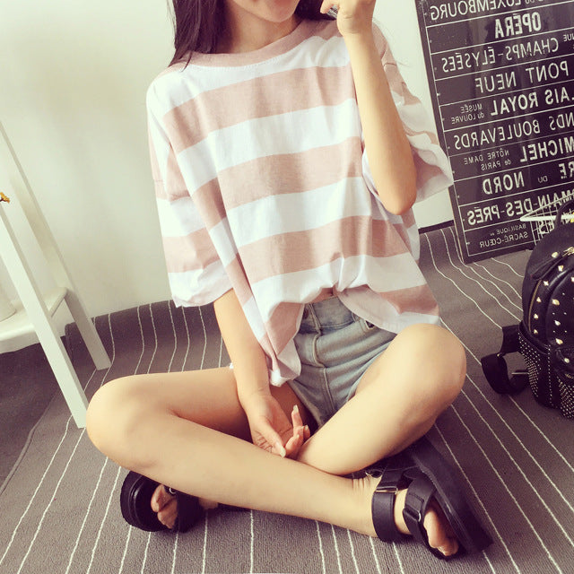 Women's striped oversized T-shirt made of lightweight cotton blend Lune London