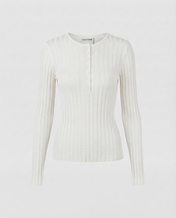 Women's fitted ribbed Henley long sleeve made of fine knit Amarae