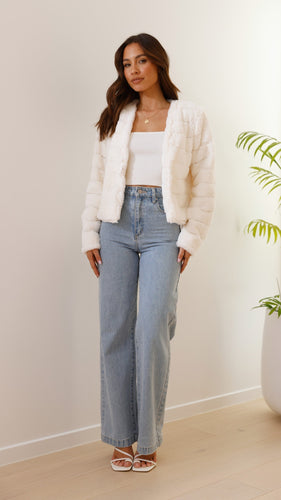 Amarae | Short Jacket - Structured Fit - Quilted Design - Open Front
