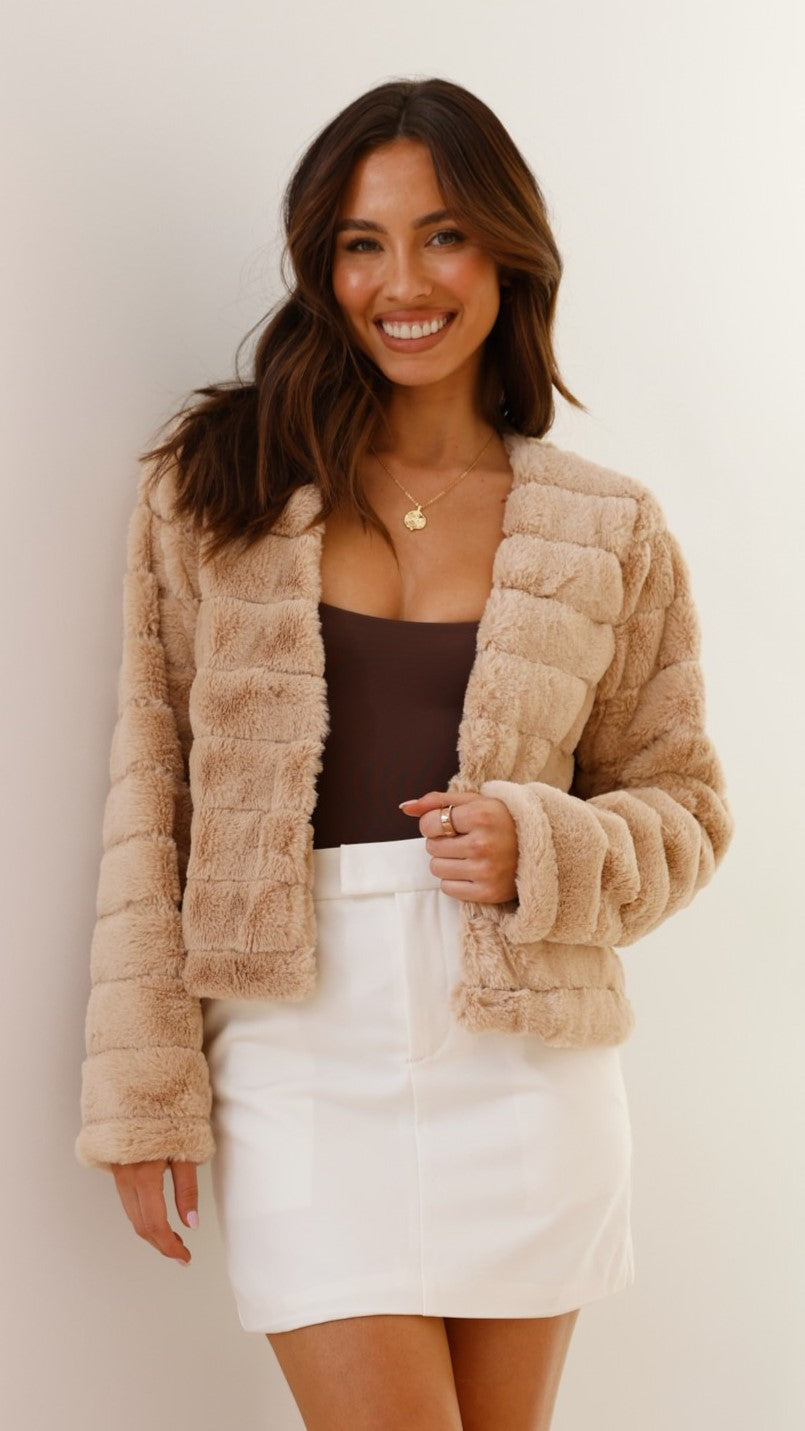 Lune London | Short Jacket - Structured Fit - Quilted Design - Open Front