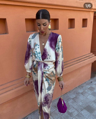 Amarae | Elegant dress with V neck