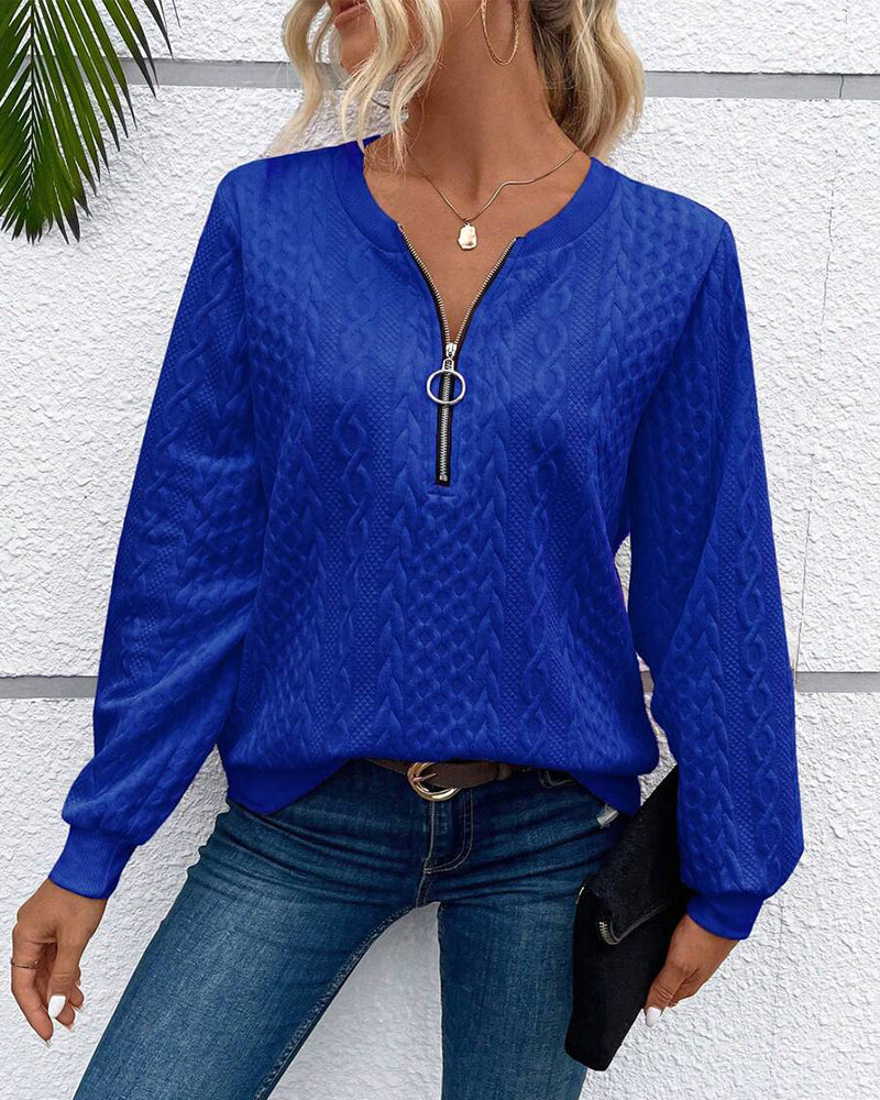 Chic Und Stil | Casual Solid Color Sweatshirt with Long Sleeves and Zipper