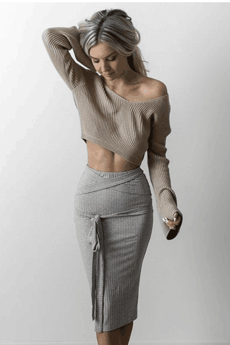 Pull court pour femmes avec col large et structure côtelée sophistiquée Chic & Stil