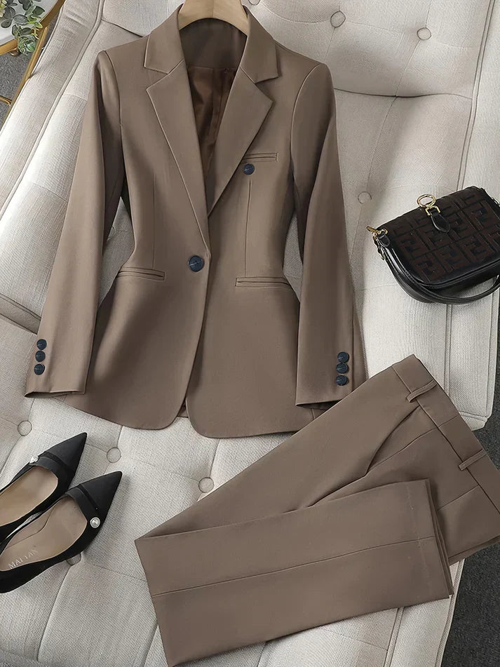 Lune London | Classic Style with Lapel Blazer Set
