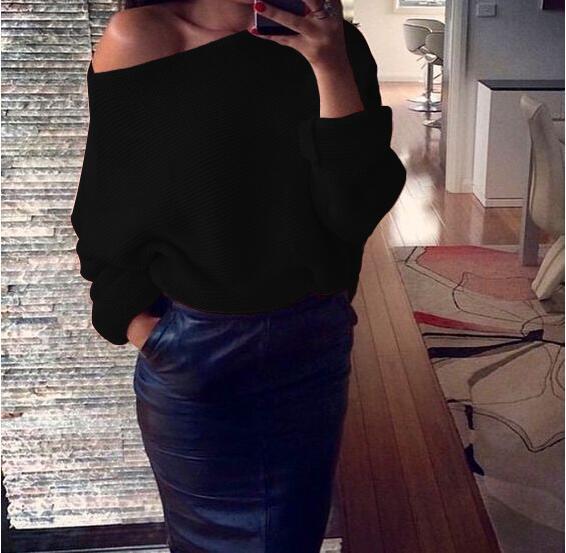 Casual women's sweater with loose fit and open shoulder Lune London