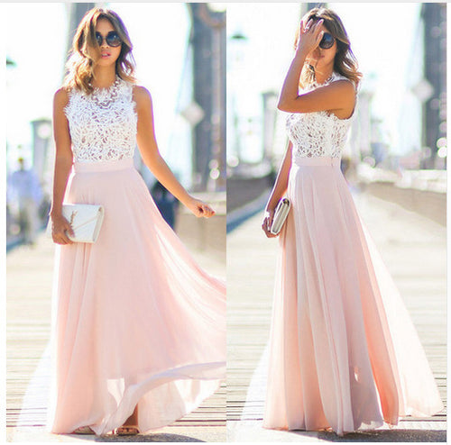 Robes maxi pour femmes avec un haut en dentelle florale et une jupe fluide Chic & Stil