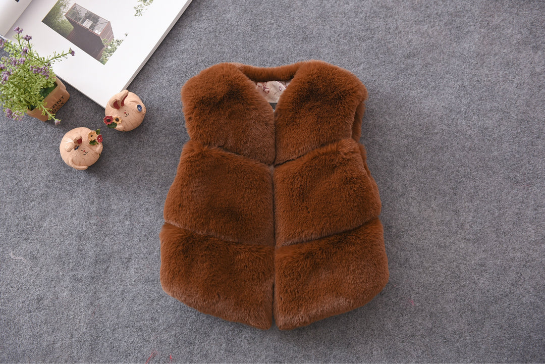 Ladies Cozy Faux Fur Jacket with High Collar Lune London