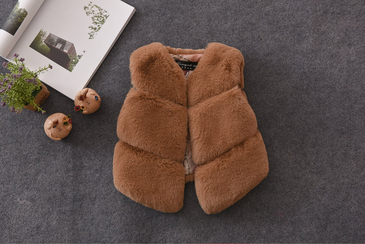 Ladies Cozy Faux Fur Jacket with High Collar Lune London