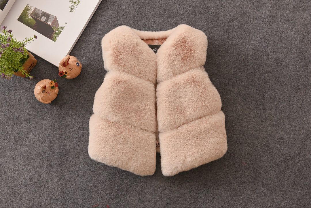 Ladies Cozy Faux Fur Jacket with High Collar Lune London