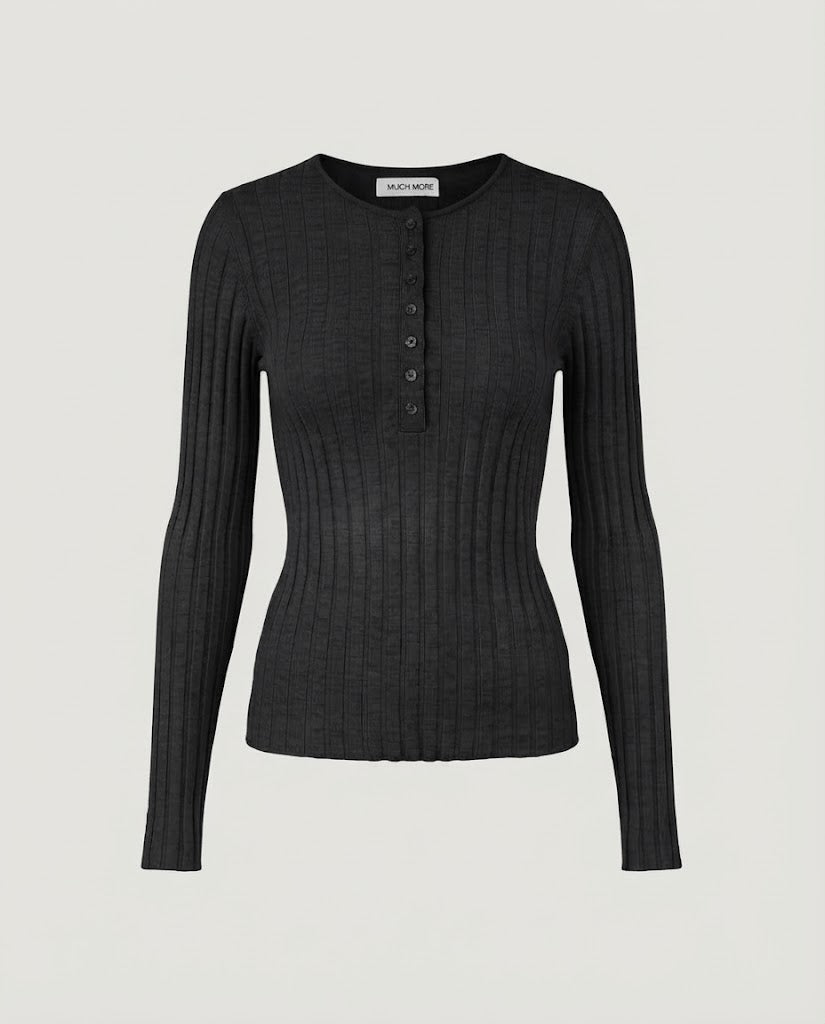 Women's fitted ribbed Henley long sleeve made of fine knit Amarae