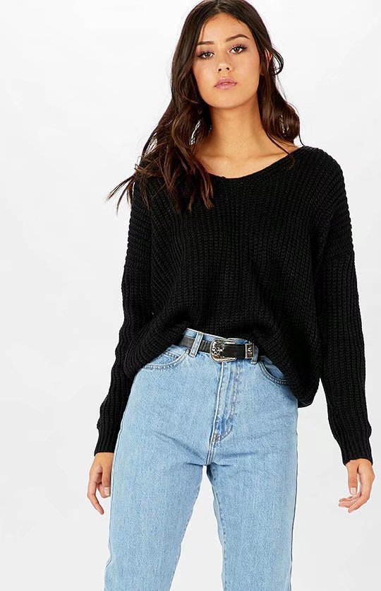 Chunky knit sweater for women with a relaxed fit and deep round neck Lune London
