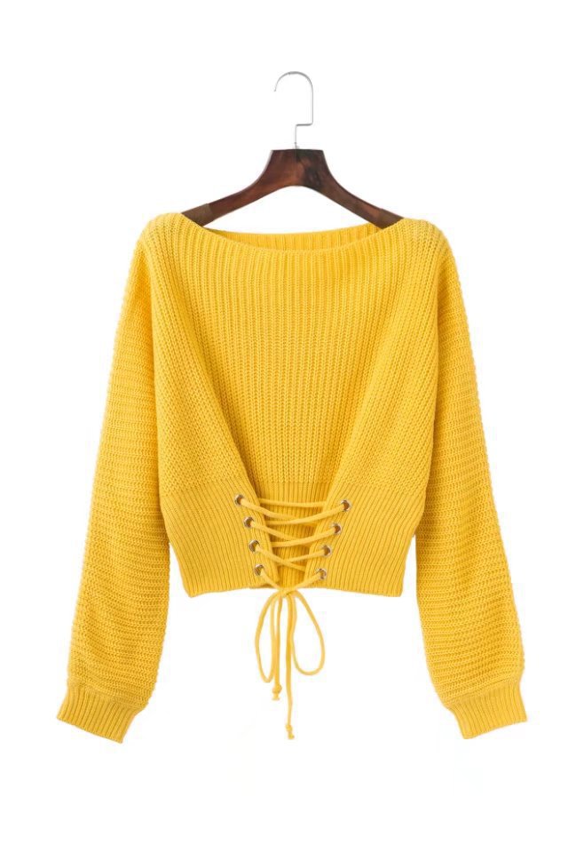 Casual knit sweater for women with an original back detail Lune London