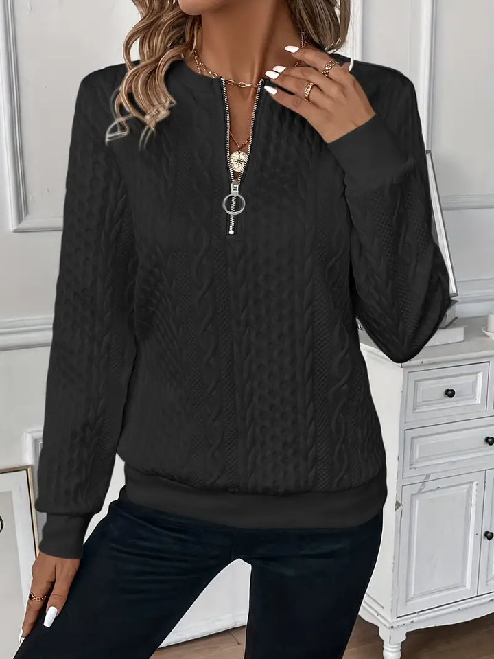 Chic Und Stil | Elegant Sweater with Zipper