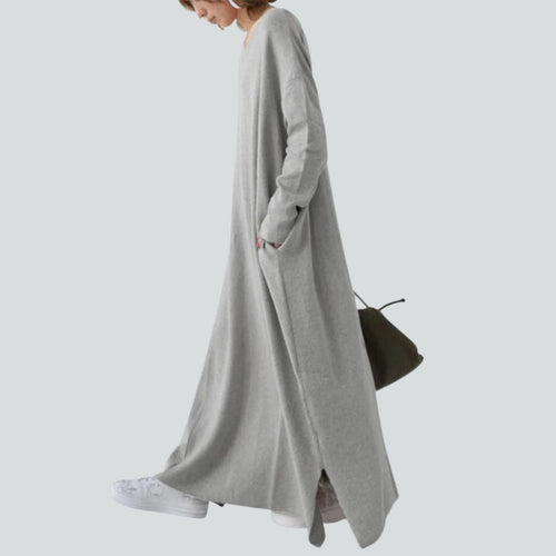 Amarae | Maxi sweater dress with V-neckline and long sleeves in a relaxed fit