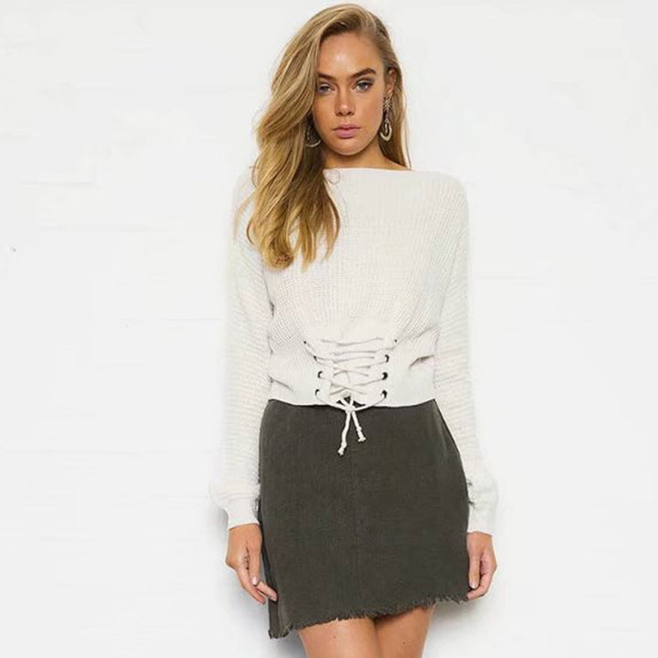 Pull en tricot tendance pour femmes avec un design de laçage sophistiqué Chic & Stil