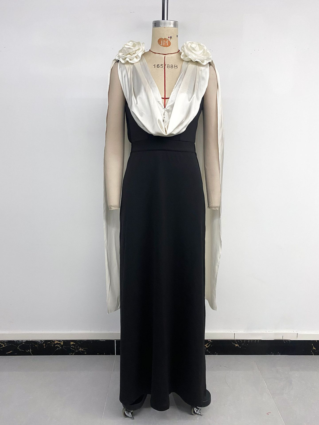 Elegant Maxi Dress for Women with Chic Draped Sleeves and Style