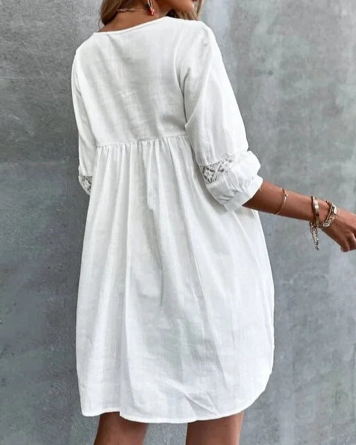 Lune London | Solid Lace Dress with V-Neck and Three-Quarter Sleeves