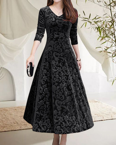 Amarae | Classic dress for women with three-quarter sleeves and a full design