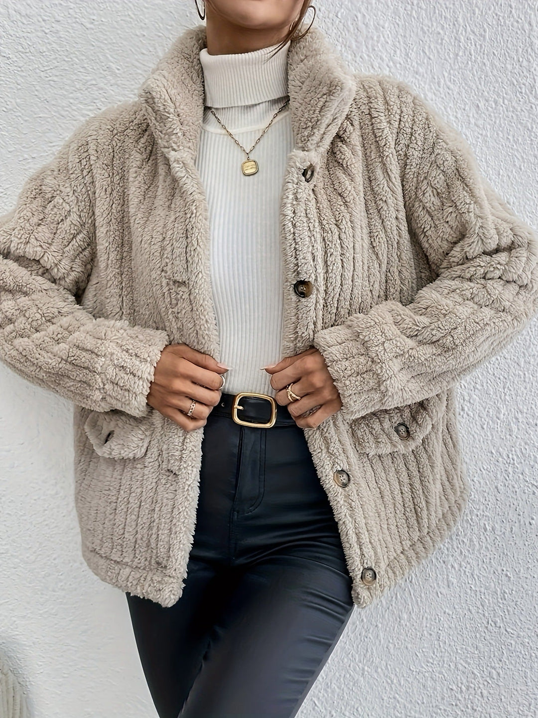 Lune London | Teddy Coat - Soft Faux Fur - Button Closure - Casual Fit - Stylish Design