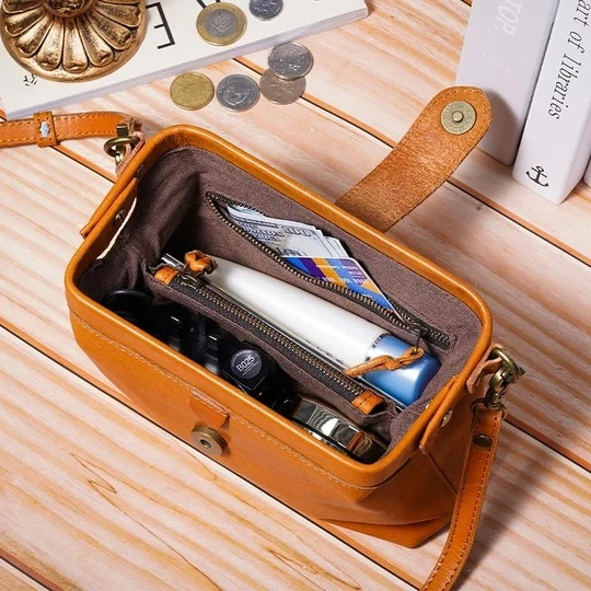 Lune London | Handmade retro bag in genuine leather