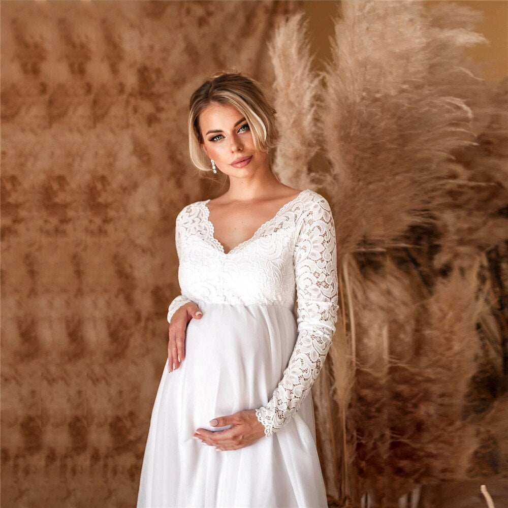 Lune London | Elegant Lace Maxi Dress for Pregnant Women