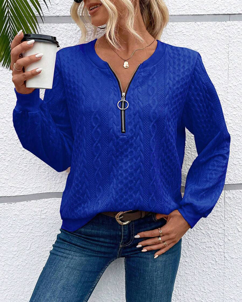 Chic Und Stil | Casual Solid Color Sweatshirt with Long Sleeves and Zipper