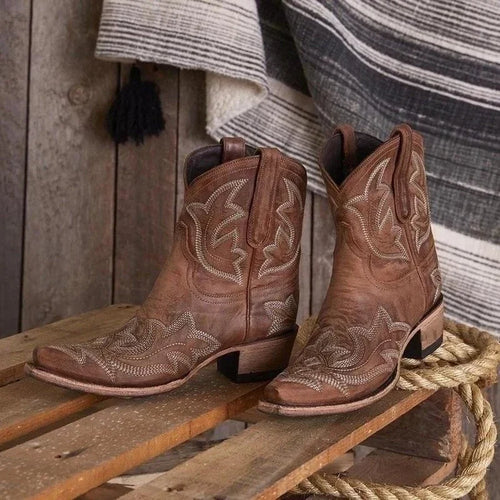 Amarae | Embroidered Cowboy Boots Made Of Leather